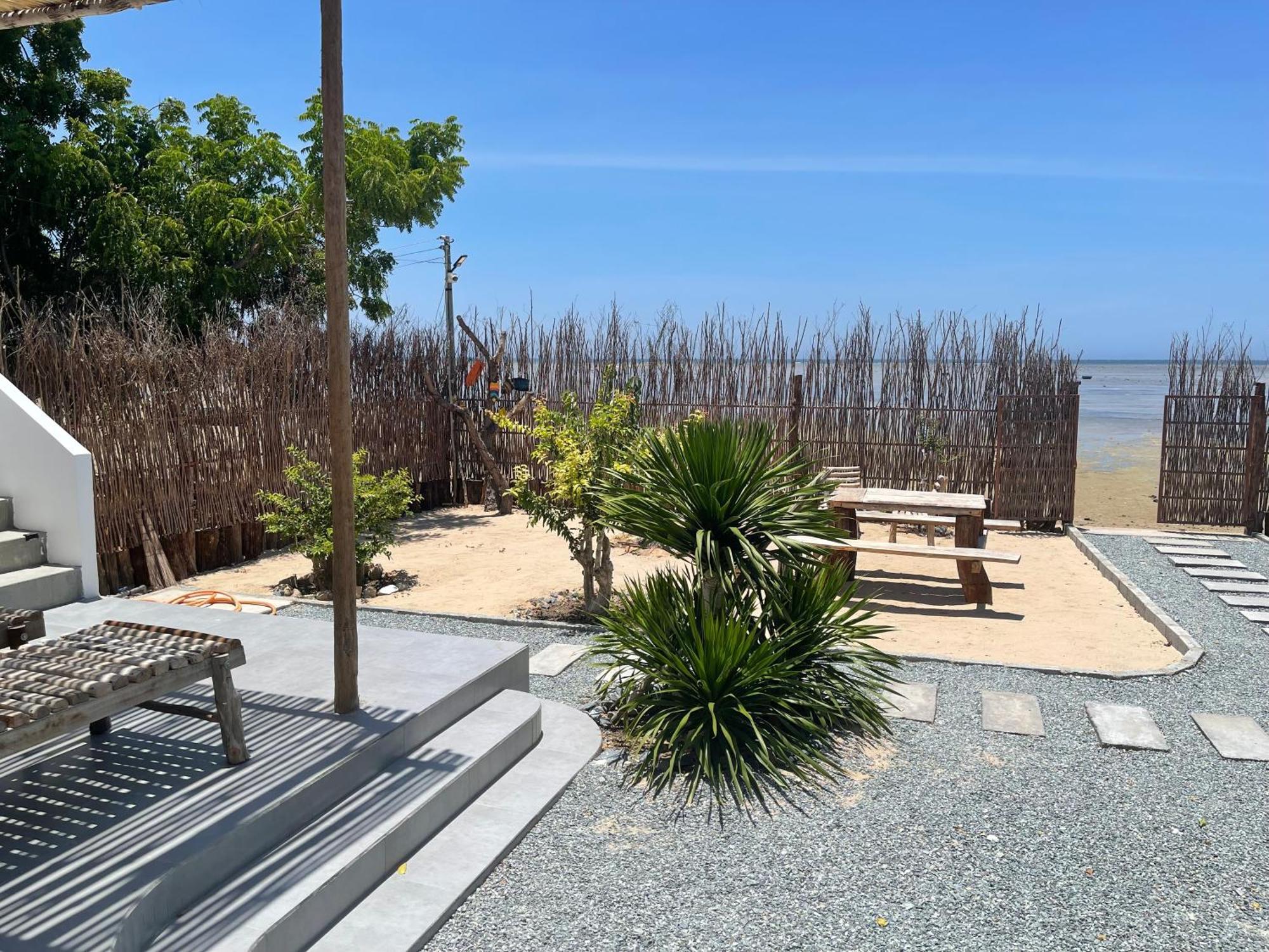 My Hoa Oceanfront Home Ap My Hai Eksteriør bilde